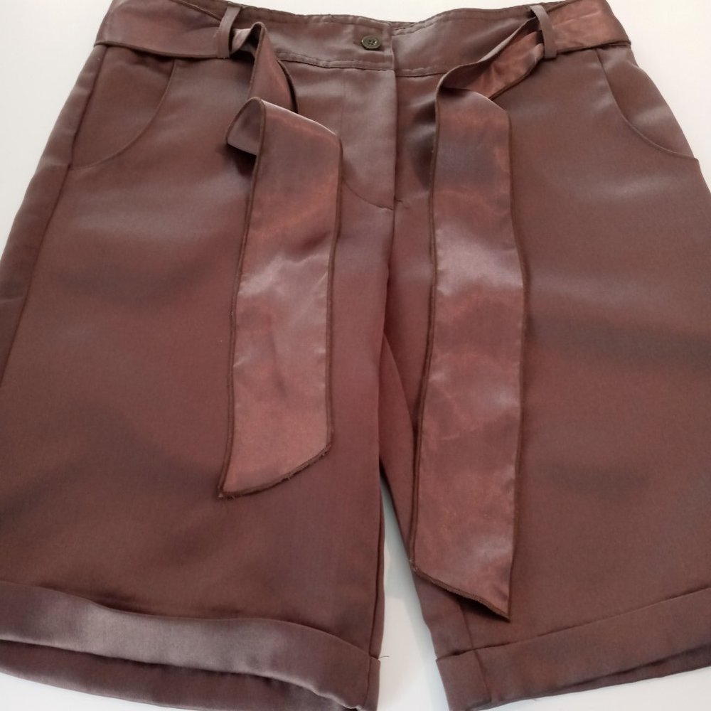 T.G. Fashion Brown matte satin shorts Size Large